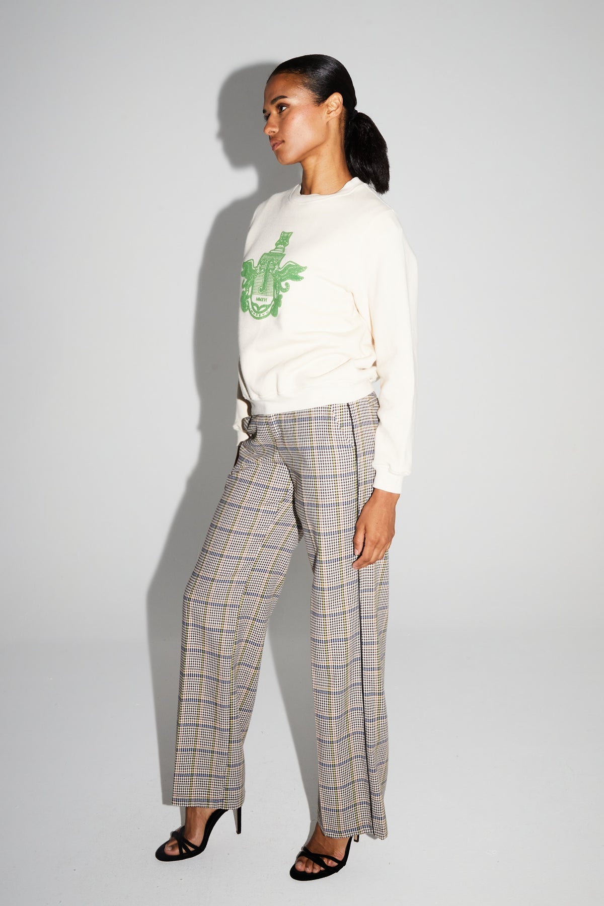 IMPREVU Off White/Bright Green Decorative Sweatshirt