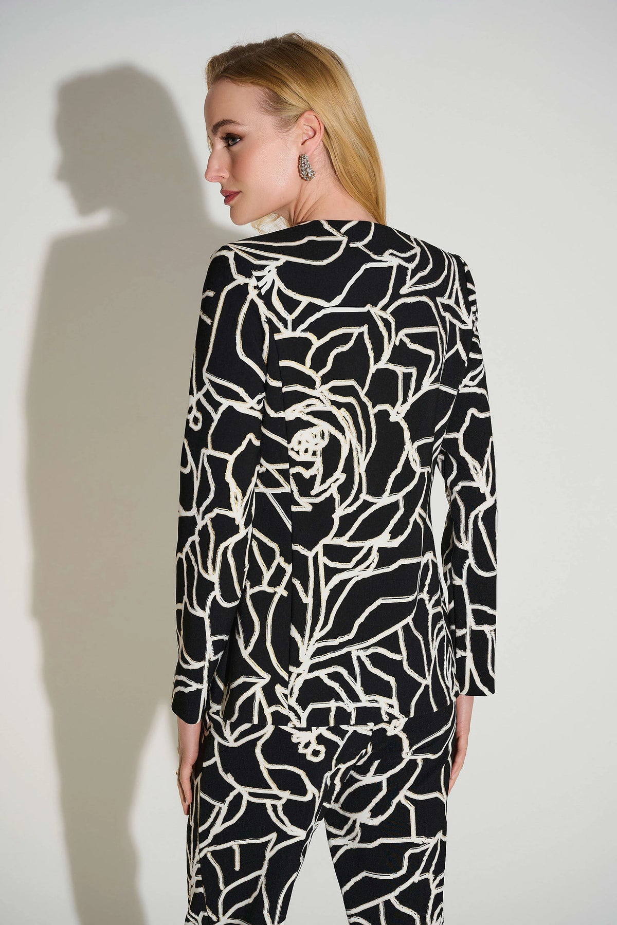 Joseph Ribkoff Black/Vanilla Signature | Lux Twill Foiled Floral Blazer