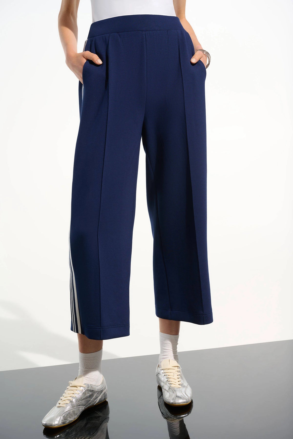 Joseph Ribkoff Indigo/Vanilla Scuba Jersey Pull-On Culotte Pants