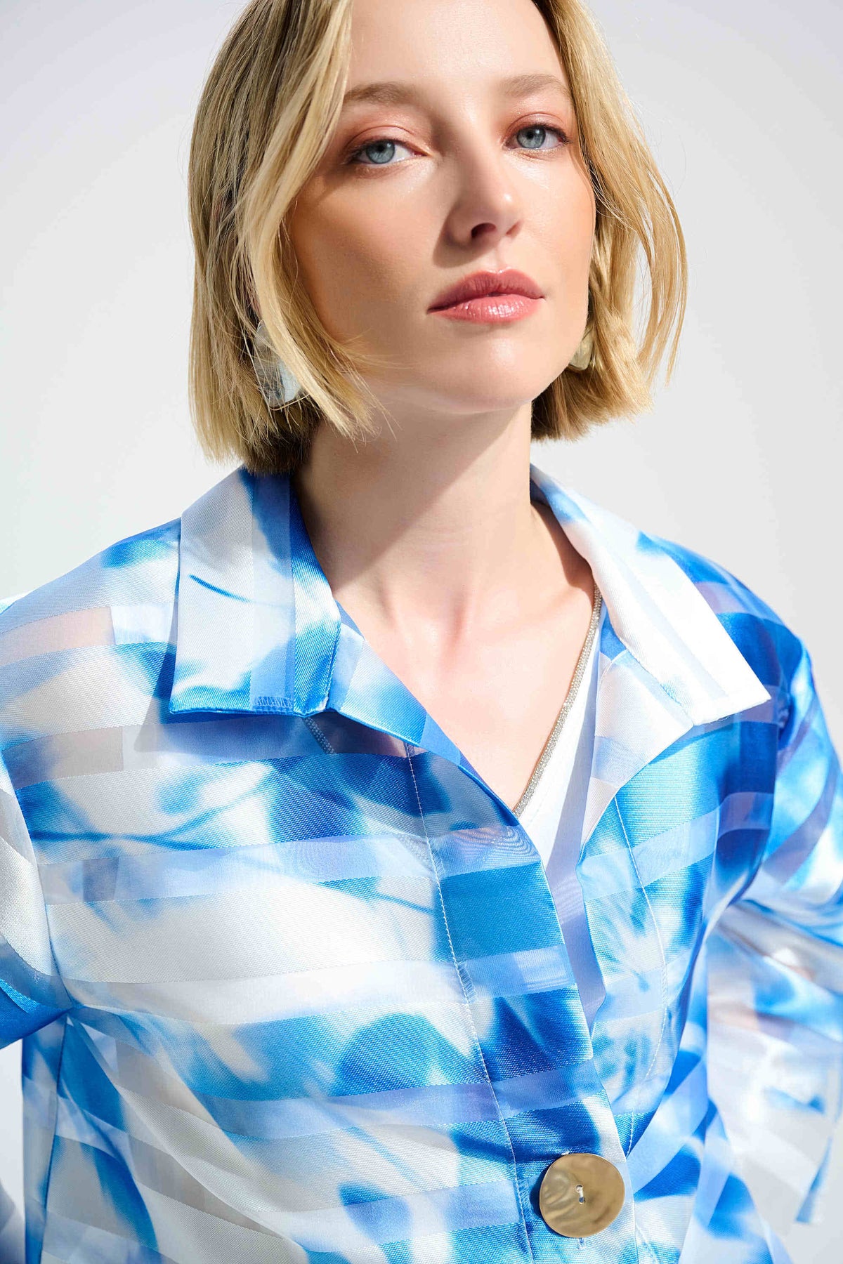 Joseph Ribkoff Signature | Jacquard Organza Floral Print Trapeze Jacket With Statement Button