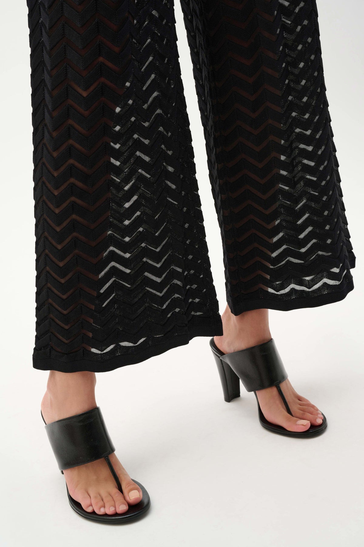 Joseph Ribkoff Black Viscose Jacquard Knit Chevron Stitch Culotte Pants