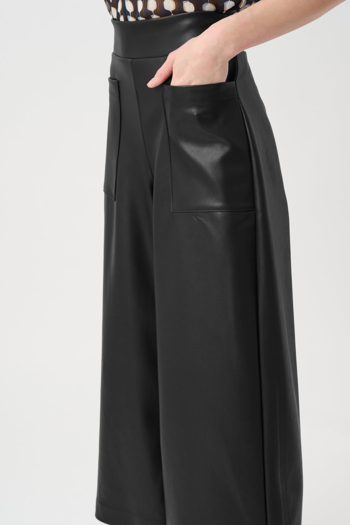 Joseph Ribkoff Black Leatherette Pull-On Culotte Pants