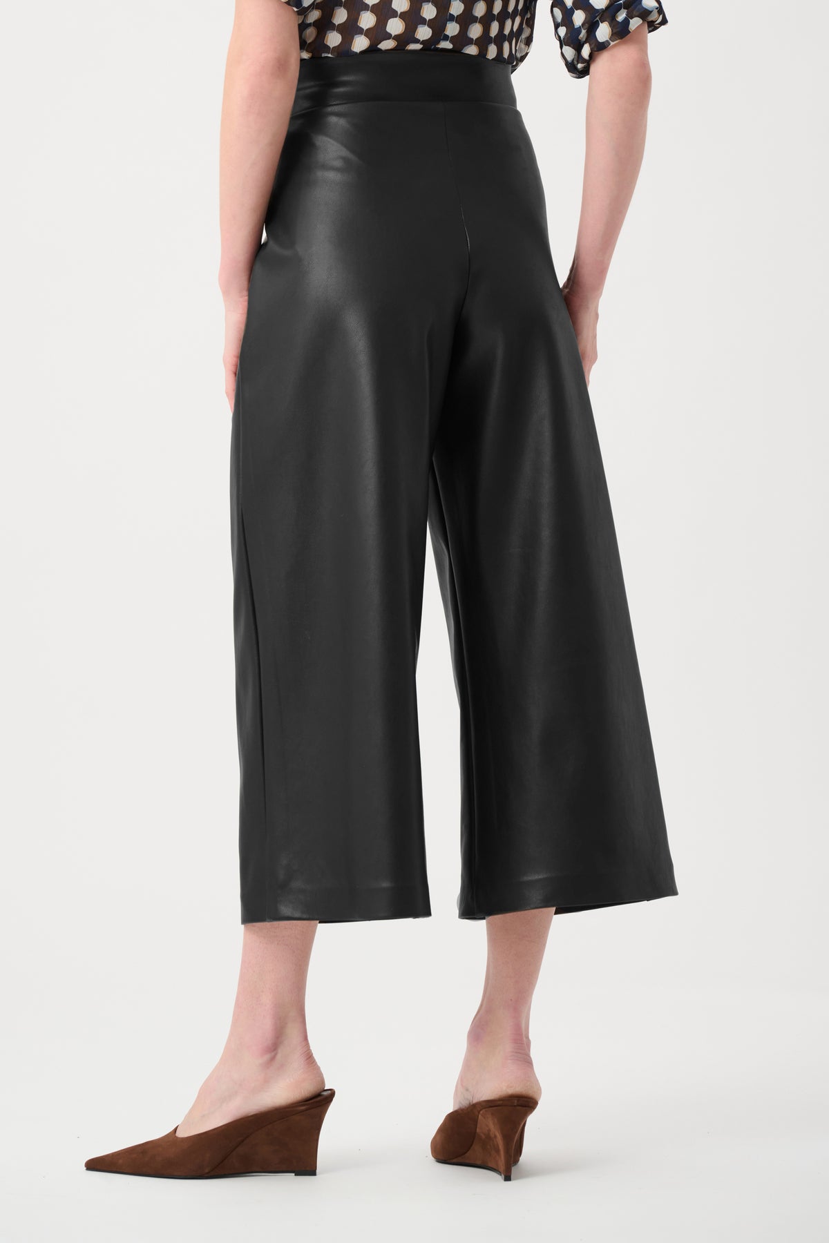 Joseph Ribkoff Black Leatherette Pull-On Culotte Pants
