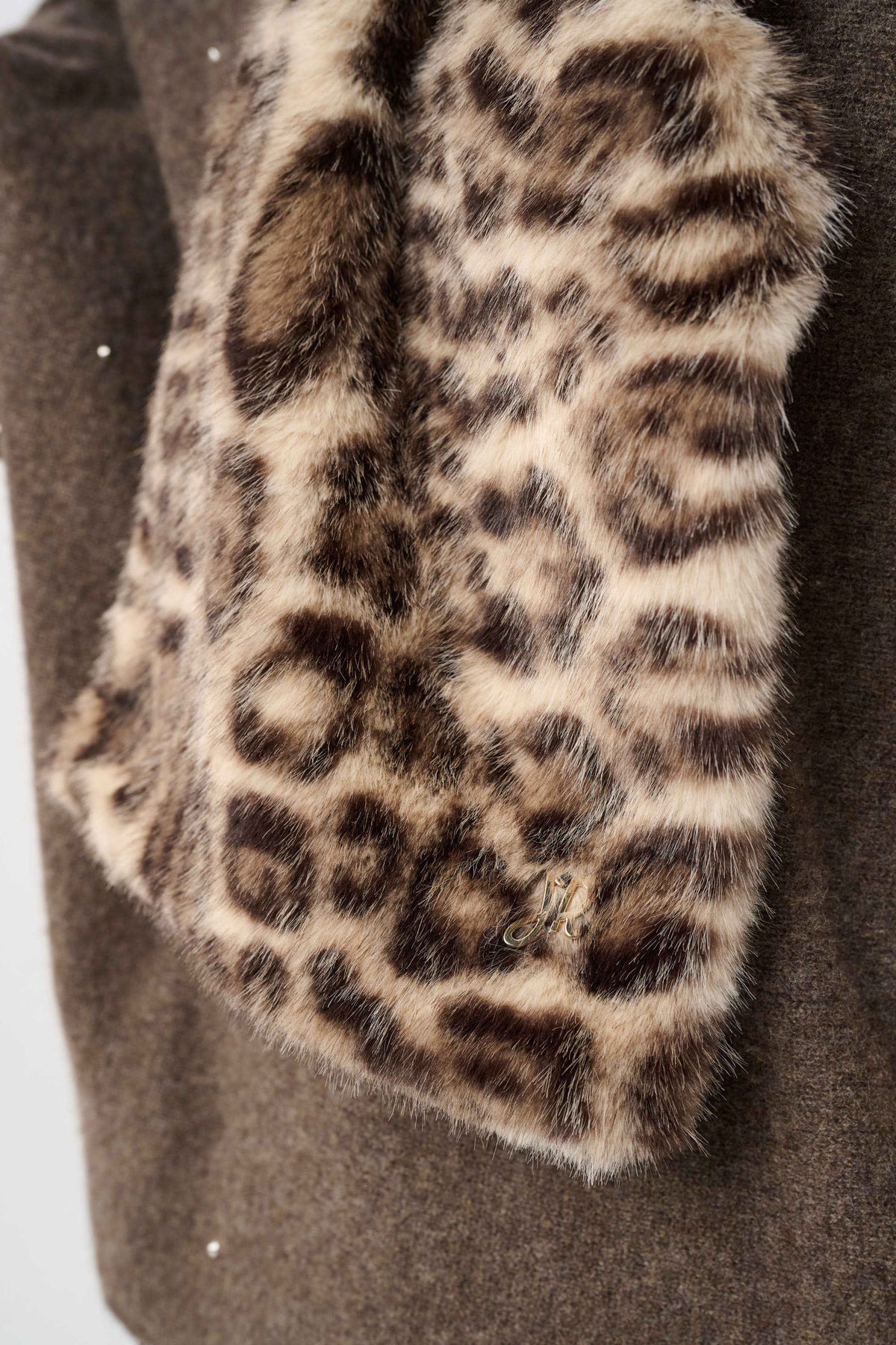 Joseph Ribkoff Beige/Multi Faux Fur Leopard Print Scarf