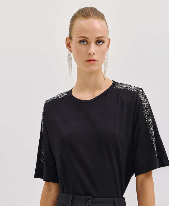 Access Fashion Black T-shirt With Rhinestones On The Shoulders