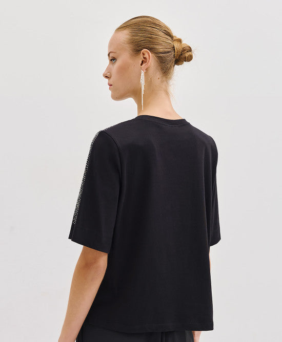 Access Fashion Black T-shirt With Rhinestones On The Shoulders