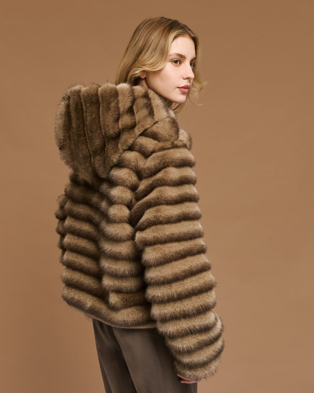 Access Fashion Crpped Faux Fur Coat