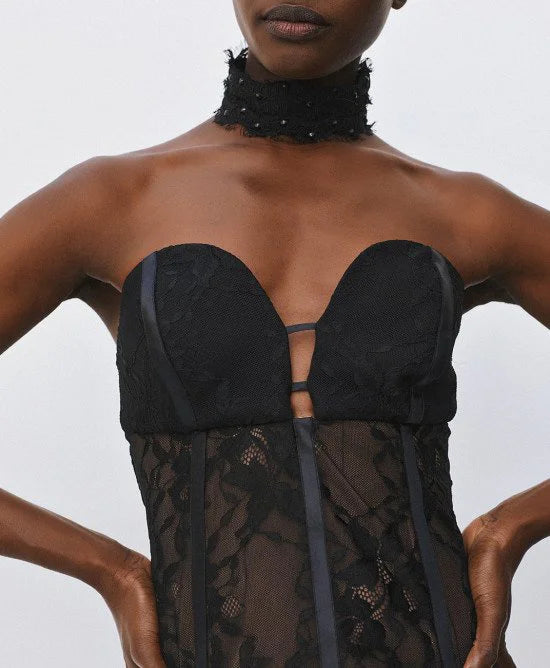 Access Fashion Black Strapless Lace Bust With Choker