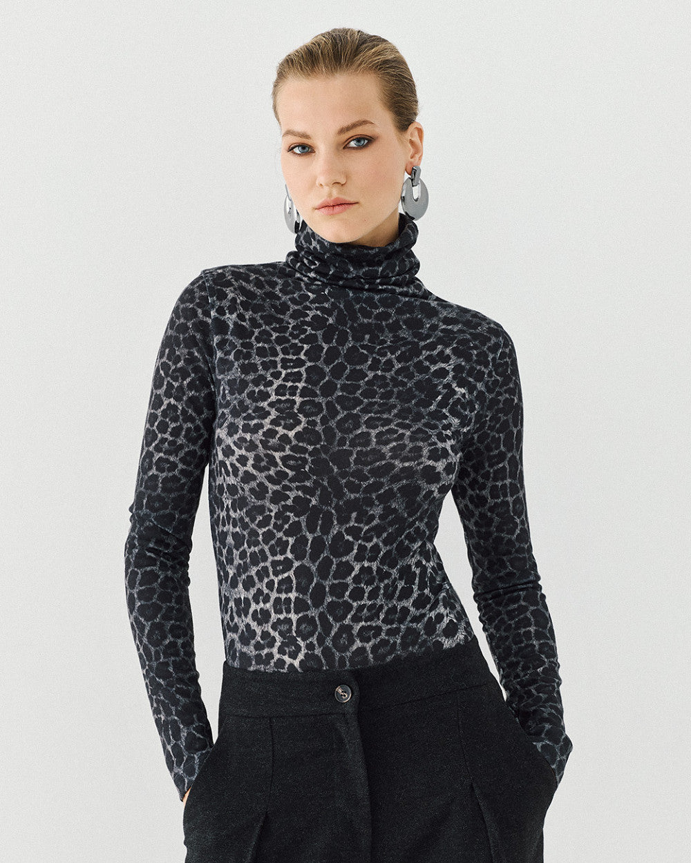 Access Fashion Leopard Print Turtleneck Blouse