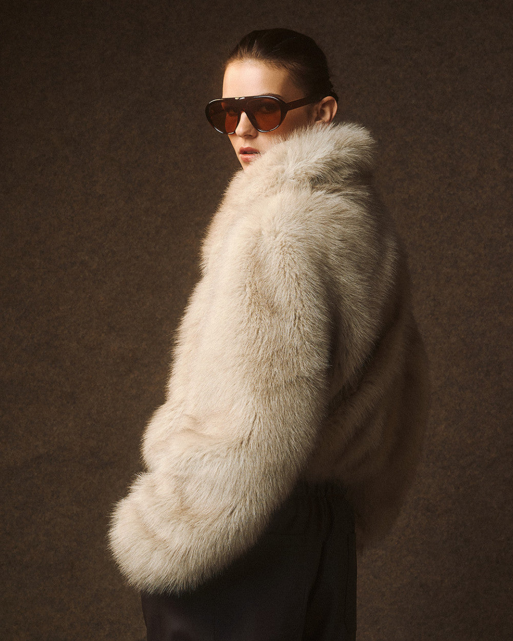 Access Fashion Vanilla Cropped faux fur jacket with collar