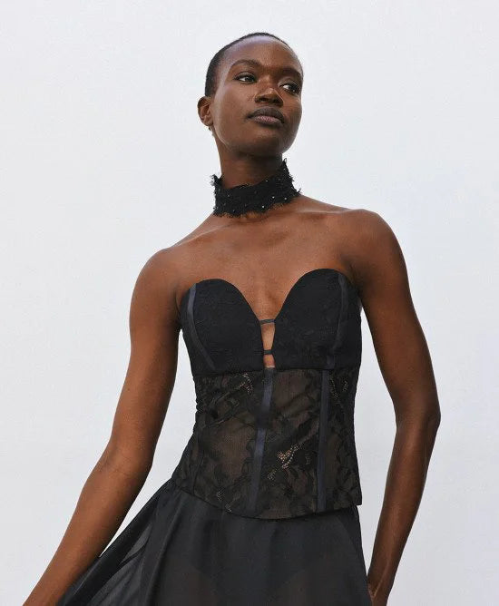 Access Fashion Black Strapless Lace Bust With Choker