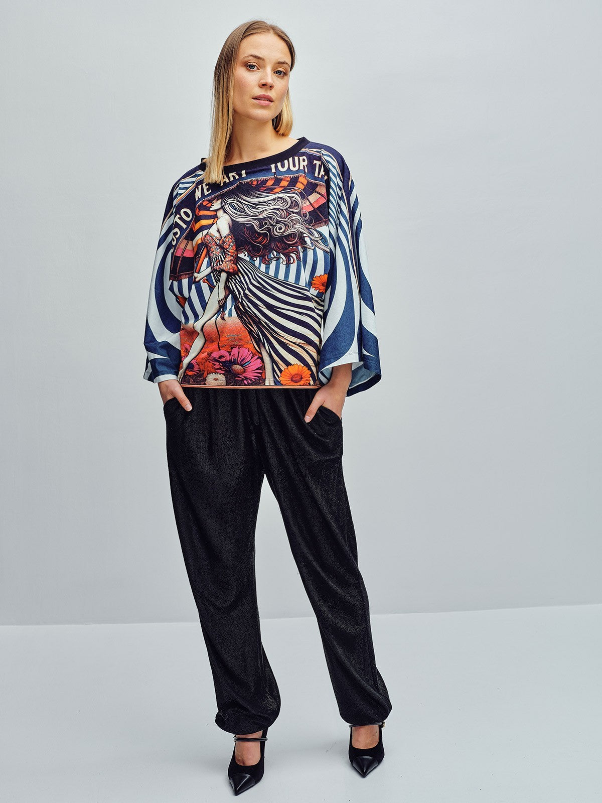 CUSTO Kate Art Your Tan Kimono Style T-shirt