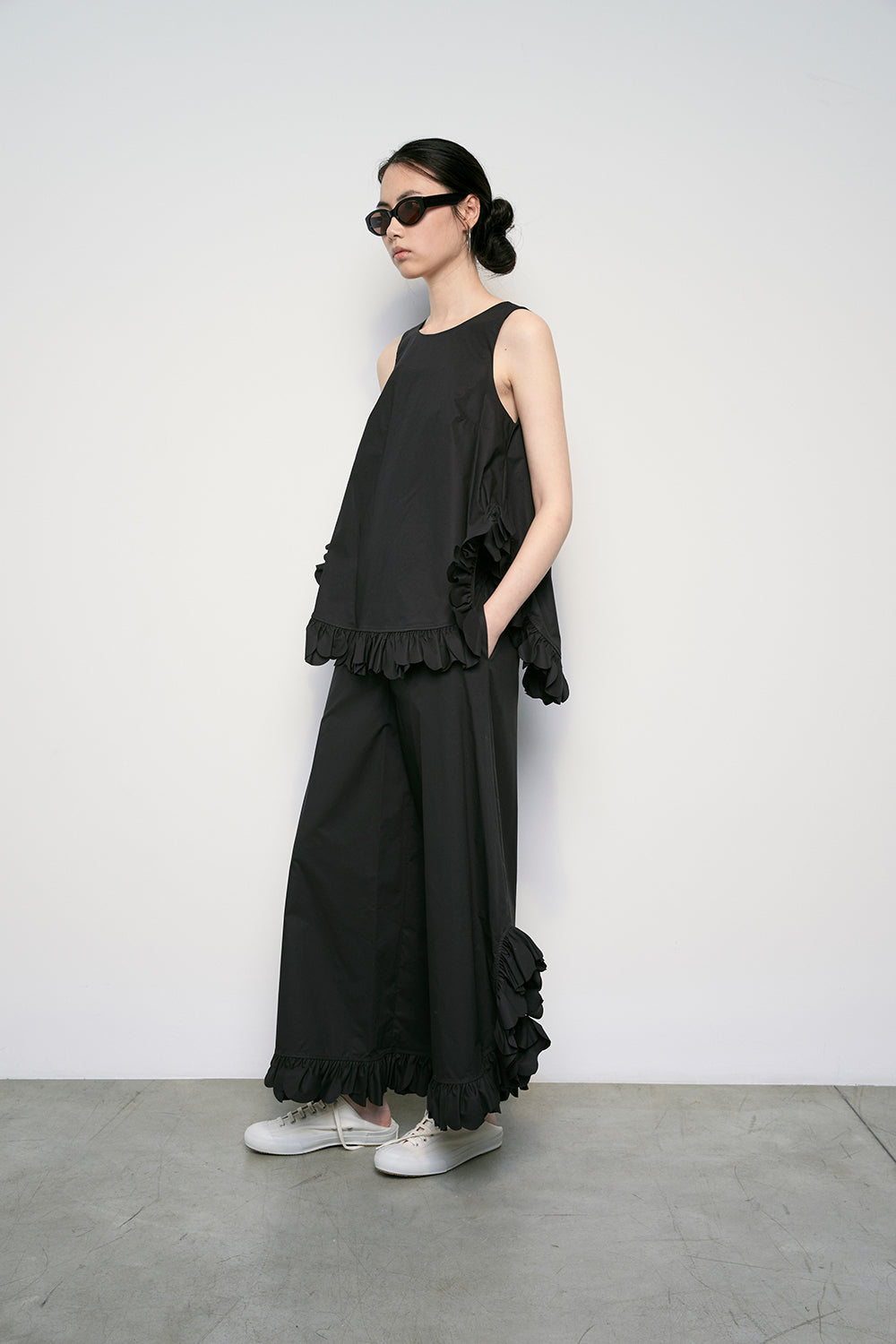 MEIMEIJ Sleeveless Black Black Ruffle Blouse