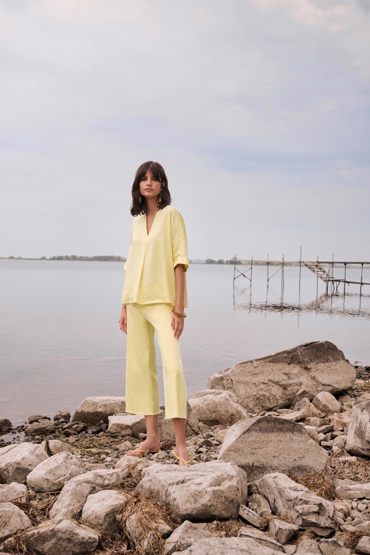 Joseph Ribkoff Mellow Yellow Goldie | Featherweave Denim Wide Leg Cropped Jeans