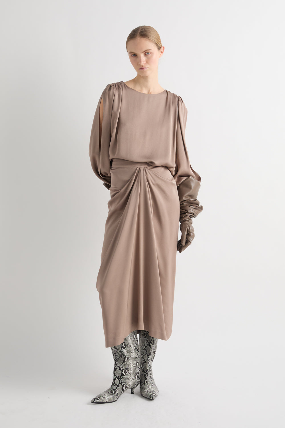 MeiMeiJ Nube Draped Sleeve Split Blouse