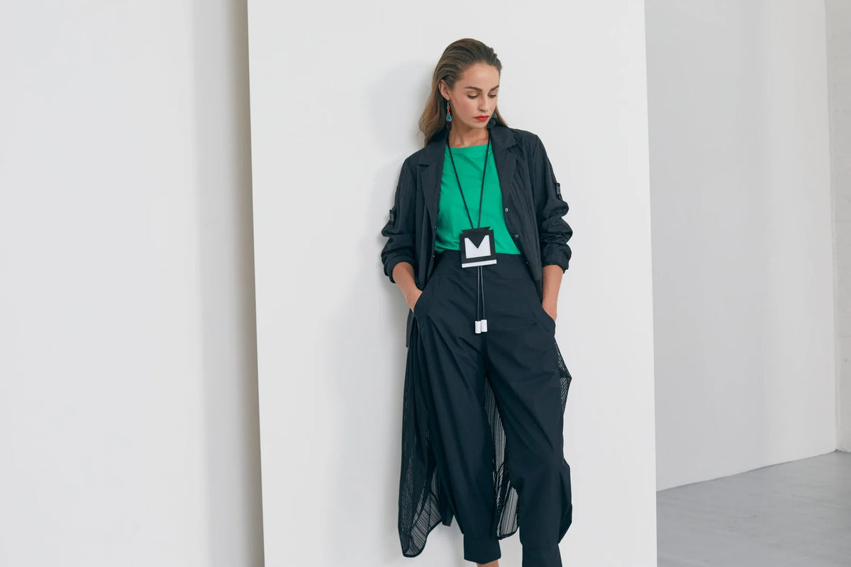 Naya Stripe Square Necklace