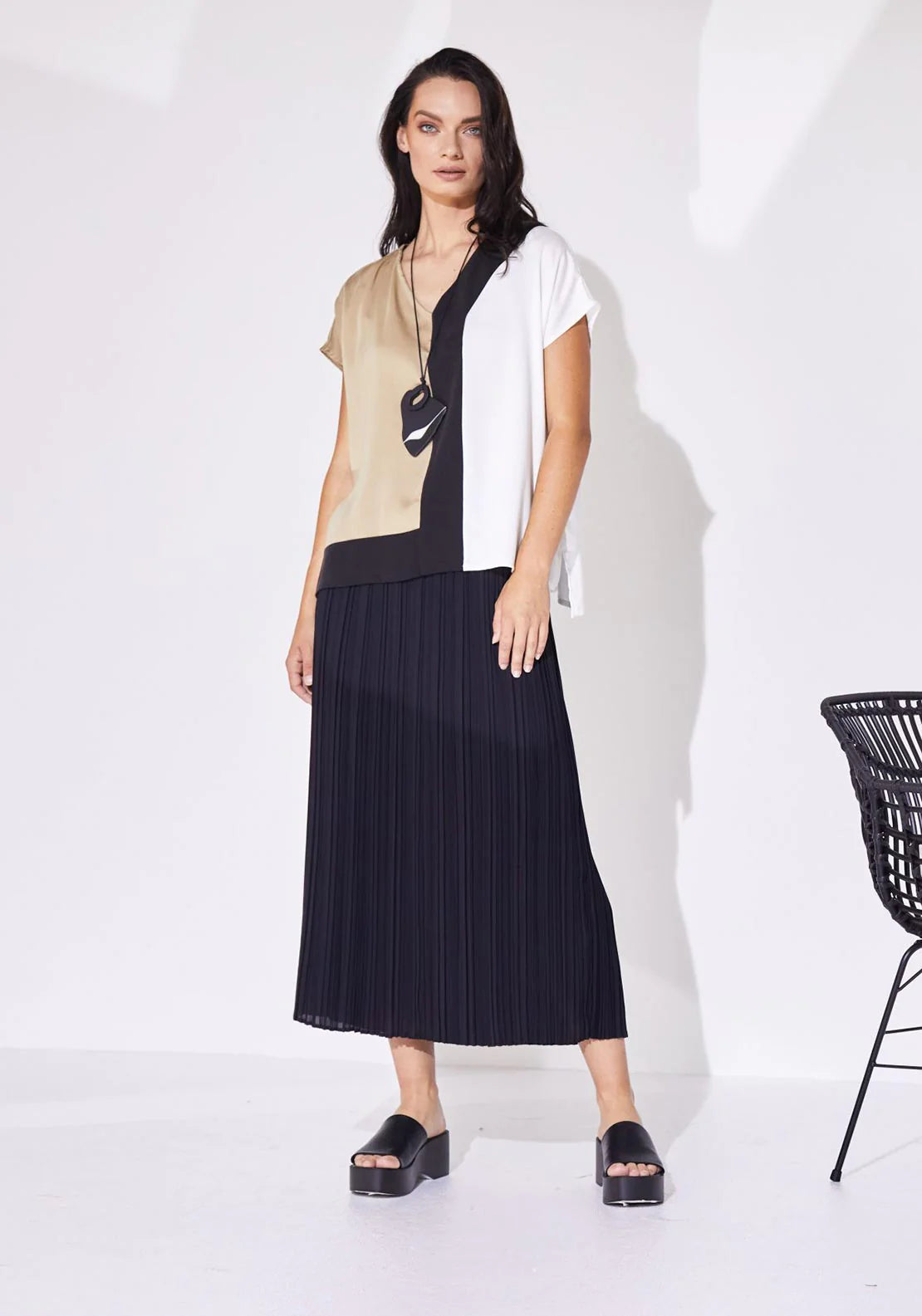 Naya V-Neck Coloured Top - Pebble