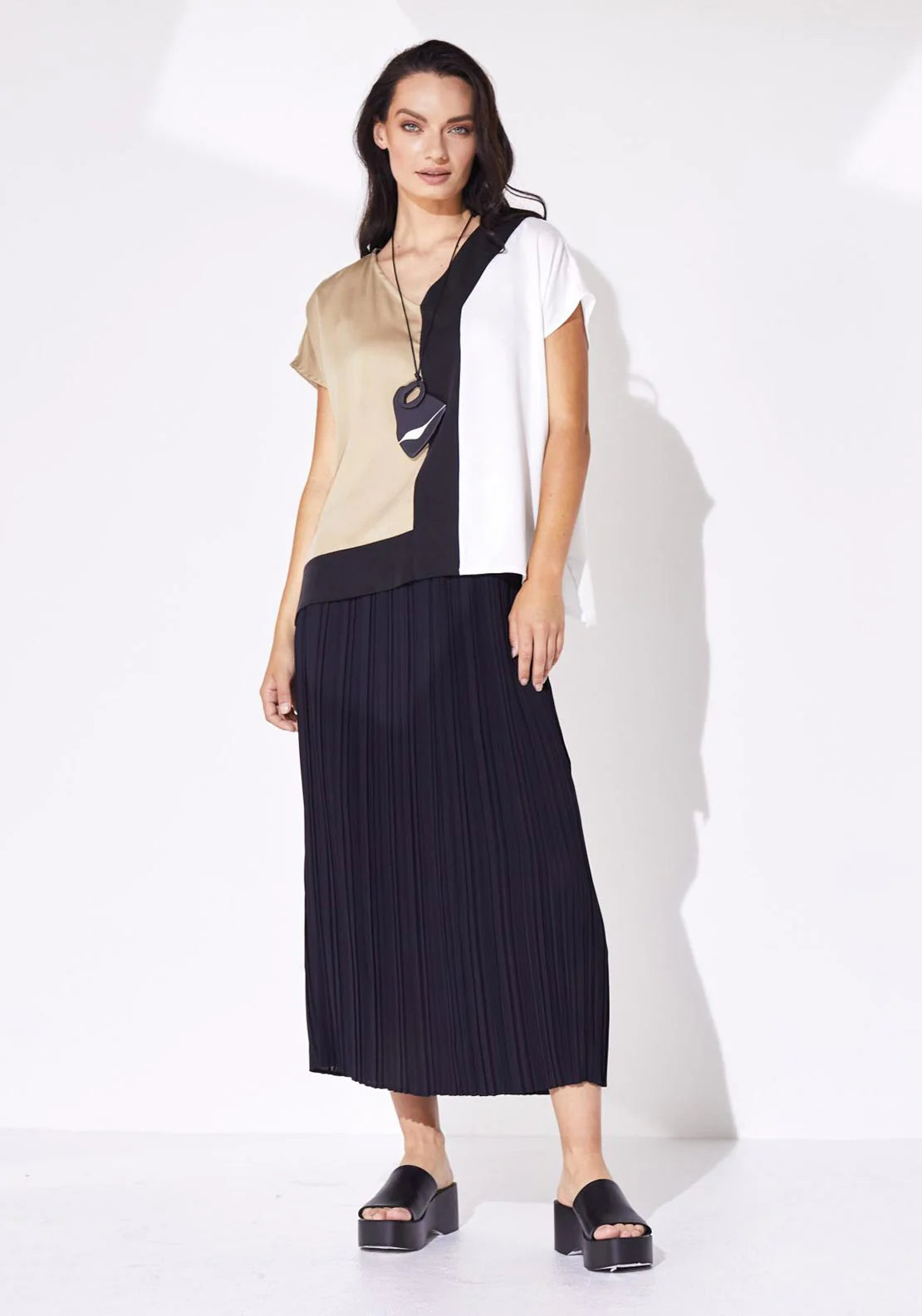 Naya V-Neck Coloured Top - Pebble