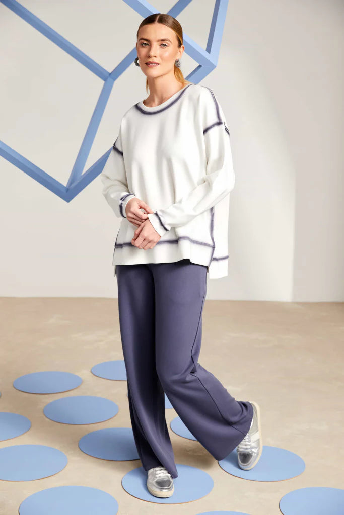 Naya Round Neck Sweatshirt With Spray Effect Print At Seams