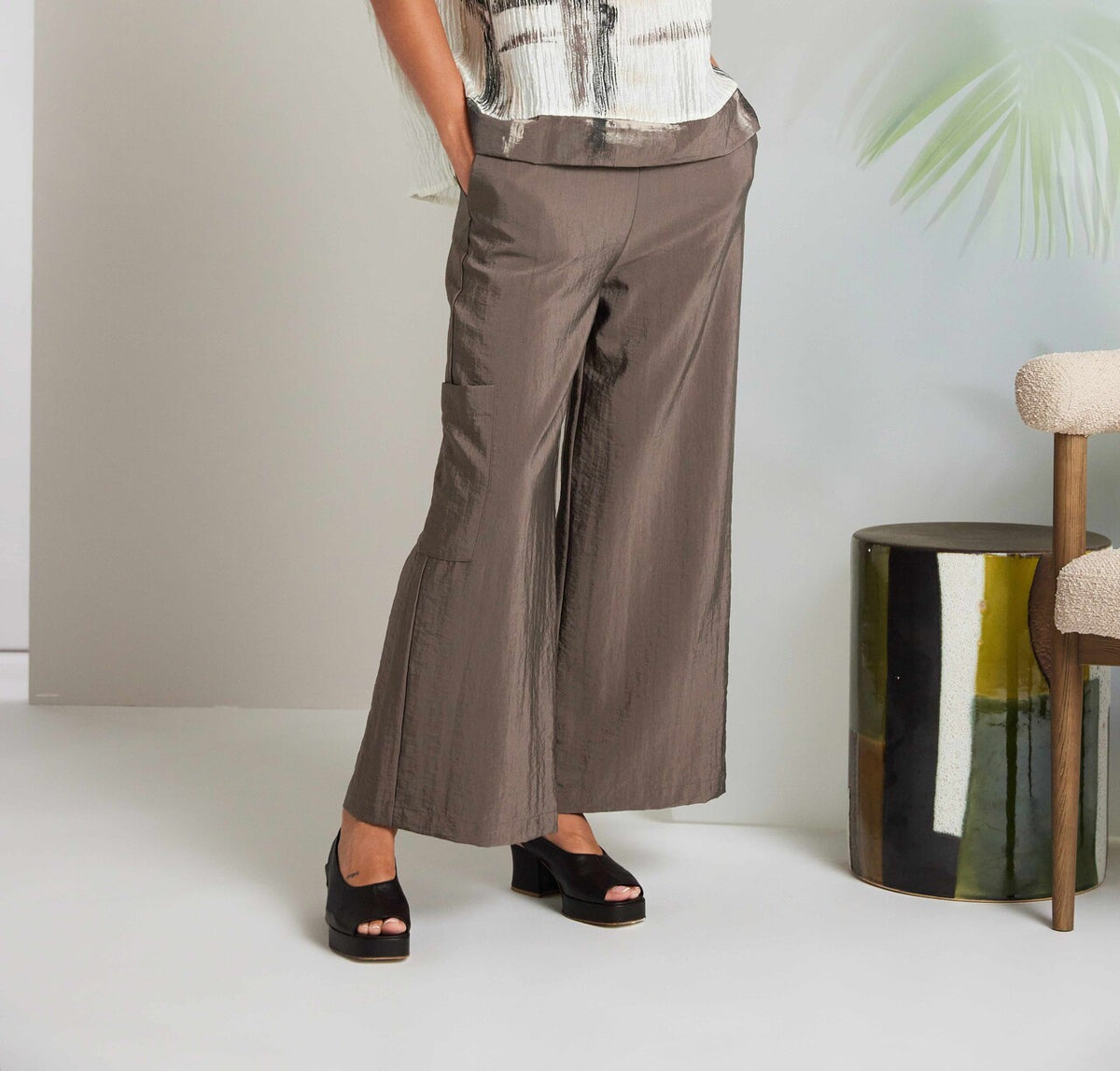 Naya Wide Leg Trousers With Contrast Waist - Taupe