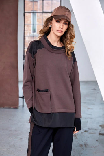 Naya Soft Sweatshirt With Contrast At Shoulder And Hem With Pocket Detail