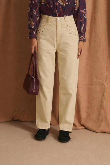 SOPHIE + LUCIE Corse Tachas Mantequilla Jeans