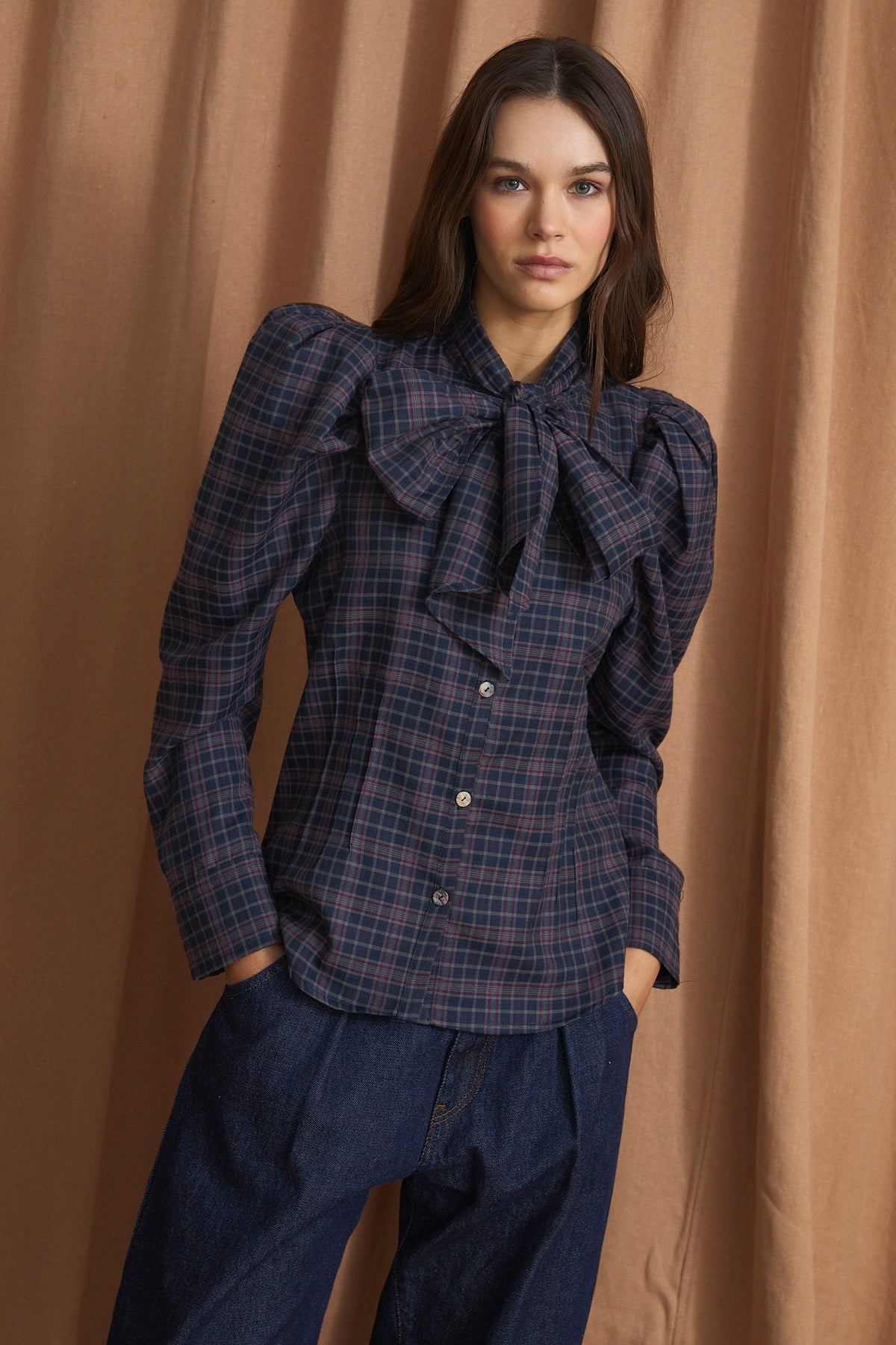 SOPHIE + LUCIE Pajarita Madra Azul Blouse