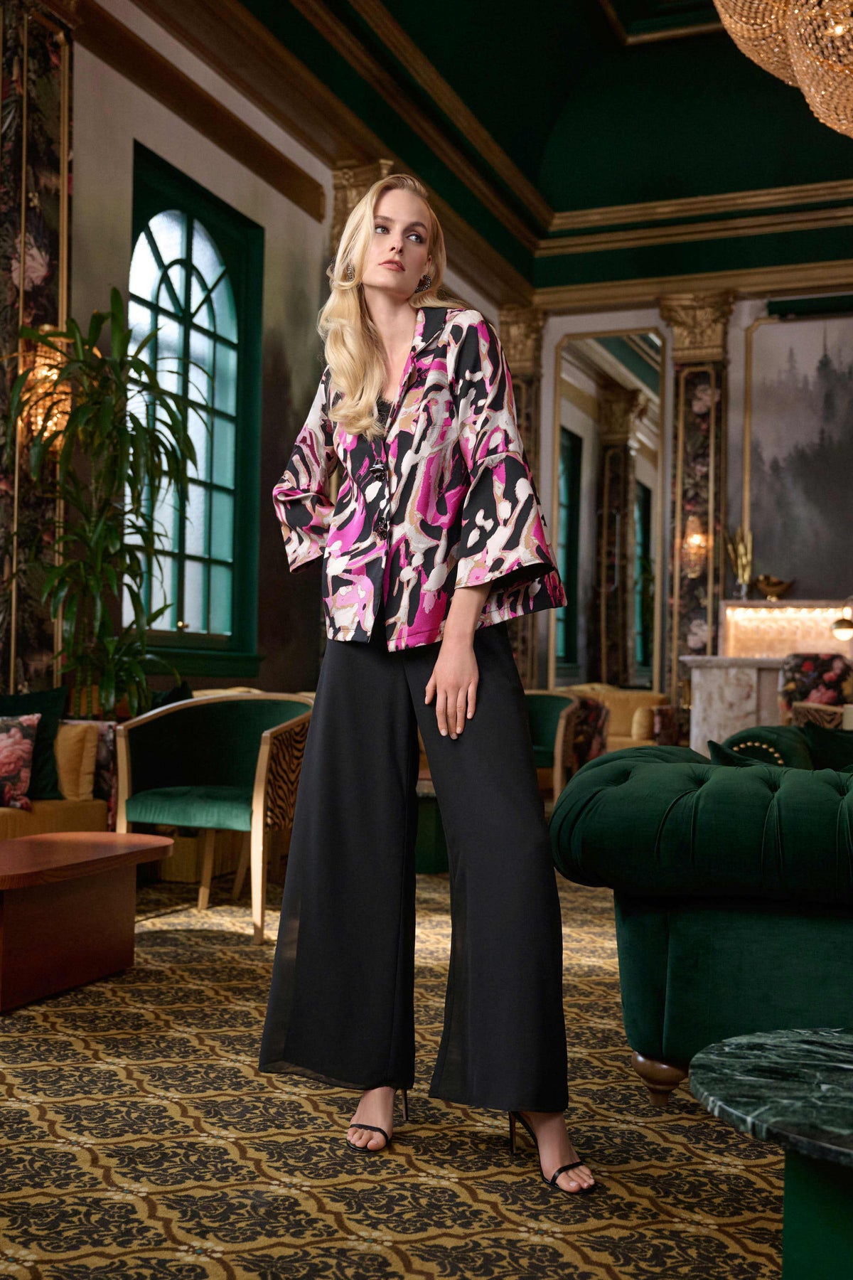 Signature | Wide-Leg Pull-On Pants