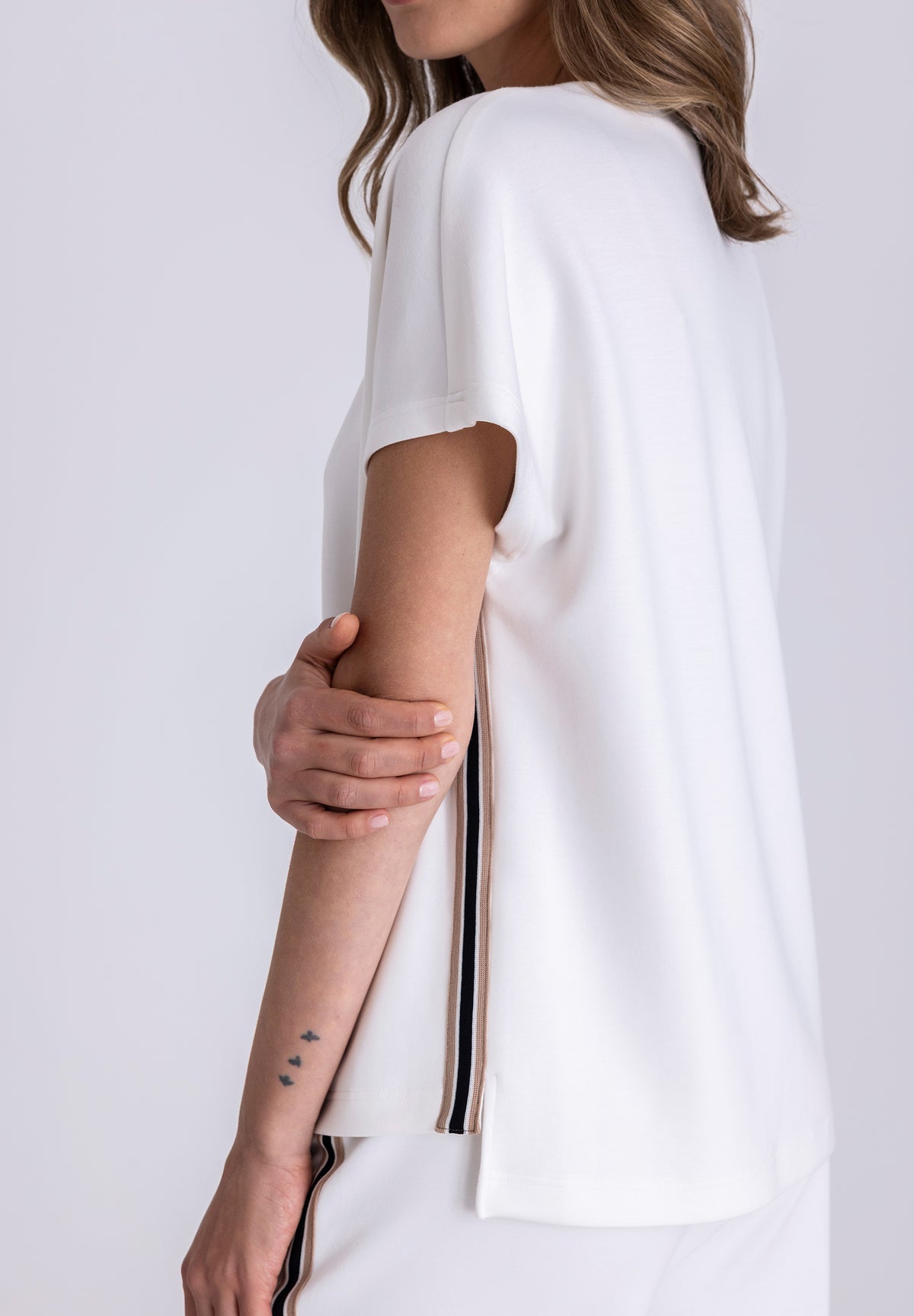 Tuzzi Round Neck Shirt With Side Accent