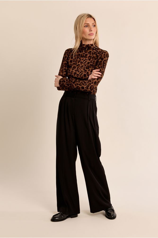 Molly Bracken Camel Stand Up Top