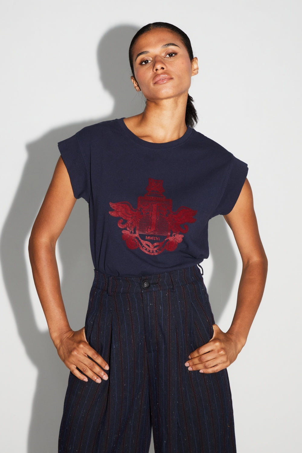 IMPREVU J Navy Robbie Tshirt