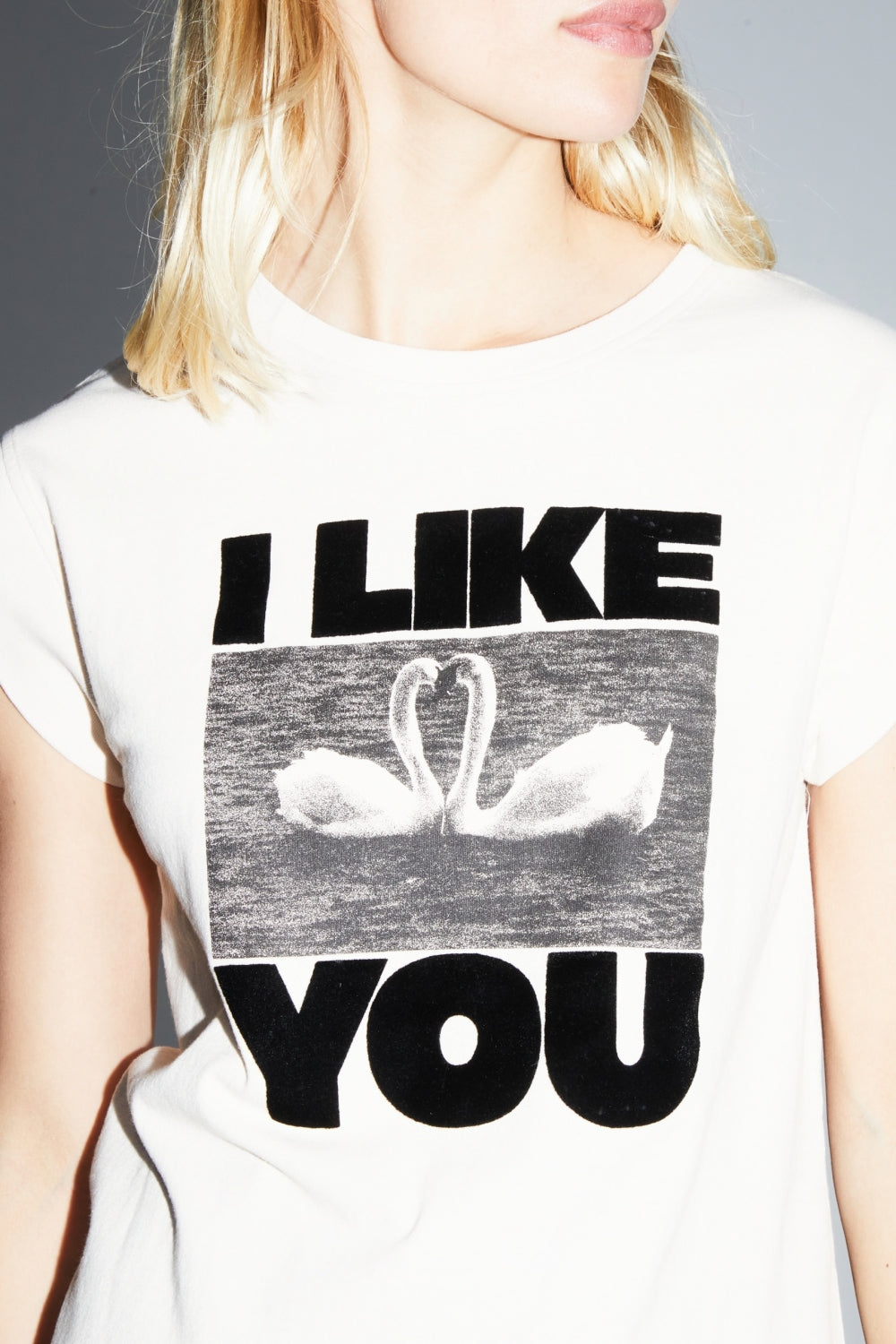 IMPREVU Swan Tshirt