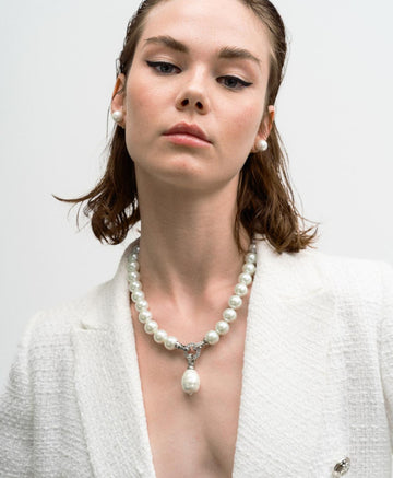 Access Necklace With Pearls Tear