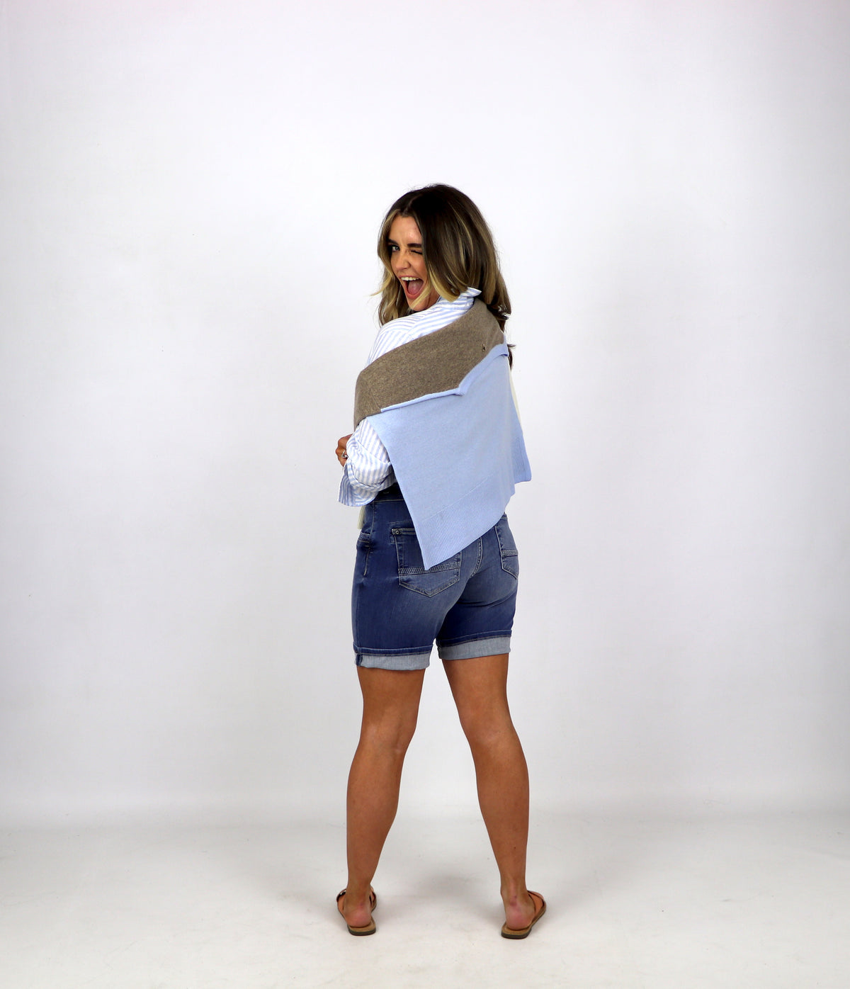 Mos Mosh Naomi Novel Shorts